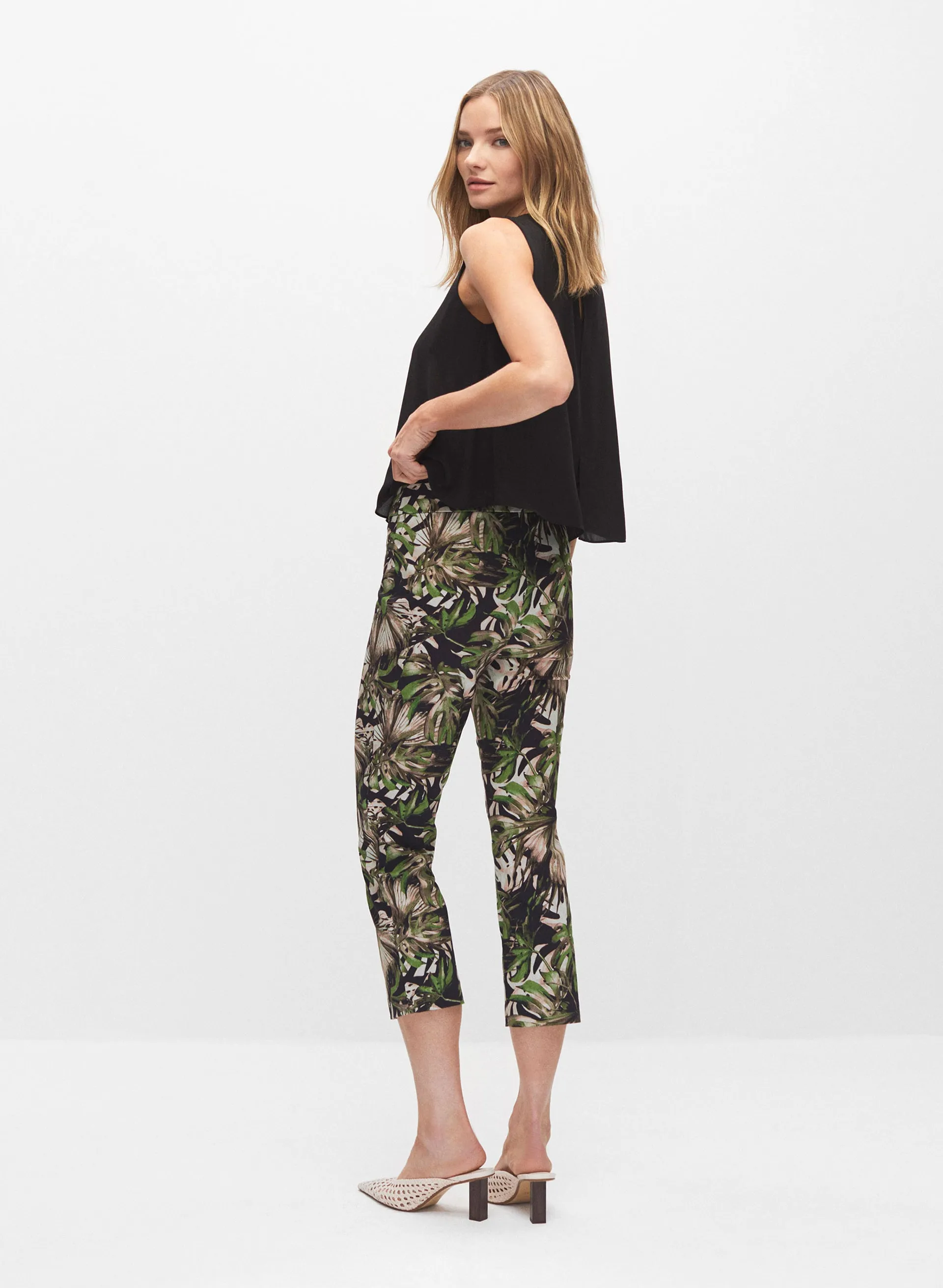 Leaf Print Pull-On Capris